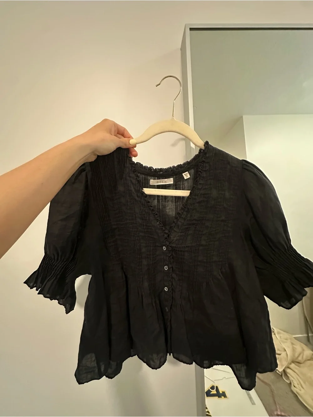 Doen Black Button-Front Peasant Blouse